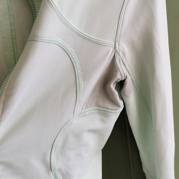 Lululemon Forme jacket - Picture 2 of 9